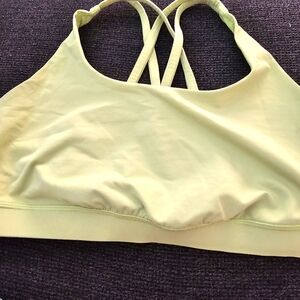 Lululemon  Size L Ptp 16 Women's Light Green Sports Bra